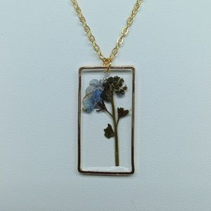 New | Pressed Forget Me Not Flower Specimen In Resin Necklace